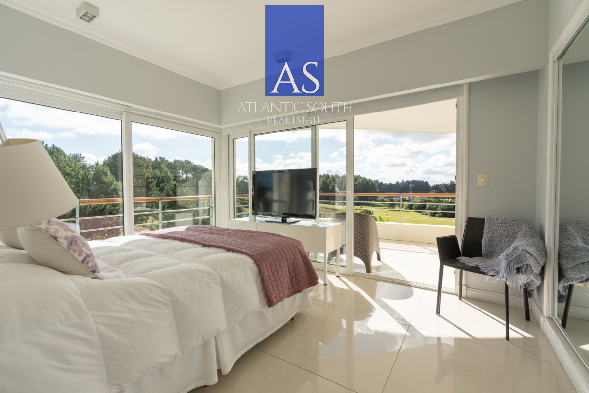 Apartamento ID.5184 - Apartamento de 2 dormitorios en complejo privado Playa Mansa 