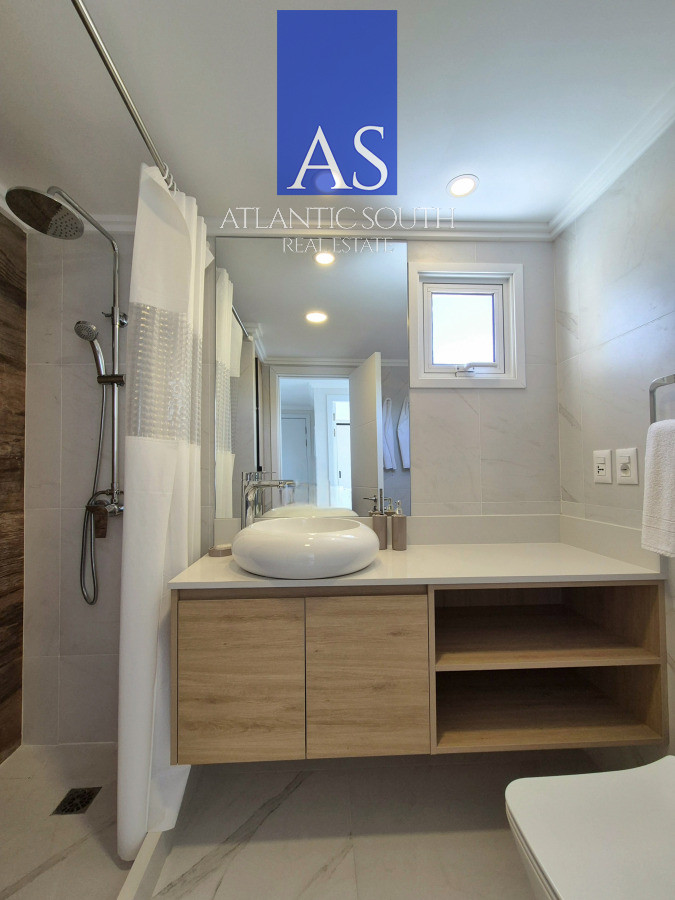 Apartamento ID.3674 - Apartamento 2 dormitorios con parrillero y vista frente al mar Playa Mansa Pinares Punta del Este