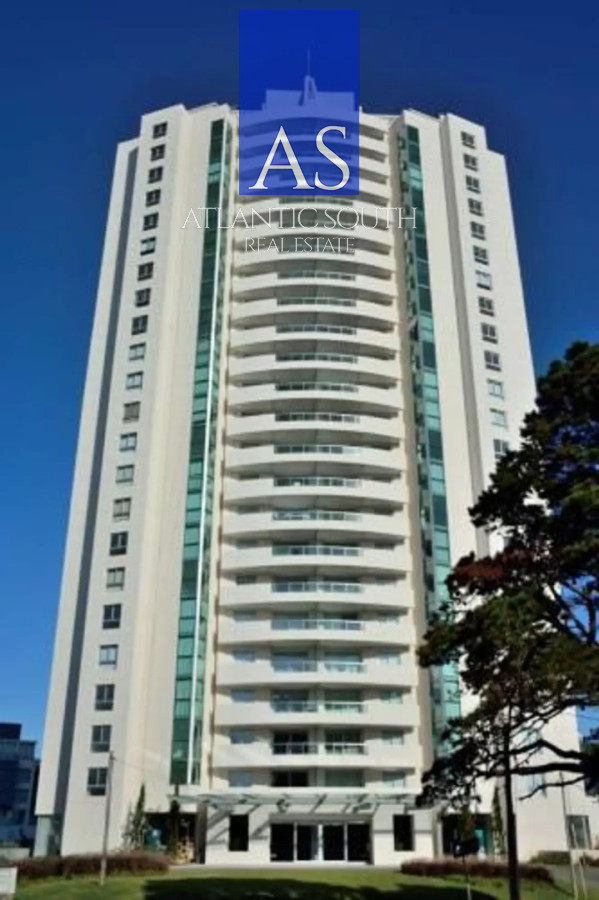 Apartamento ID.5009 - Apartamento de 2 dormitorios con vista y garage en Playa Brava, Punta del Este