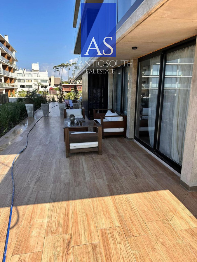 Apartamento ID.4314 - Apartamento 3 dormitorios con parrillero a estrenar garage primera linea Playa Mansa Pinares 