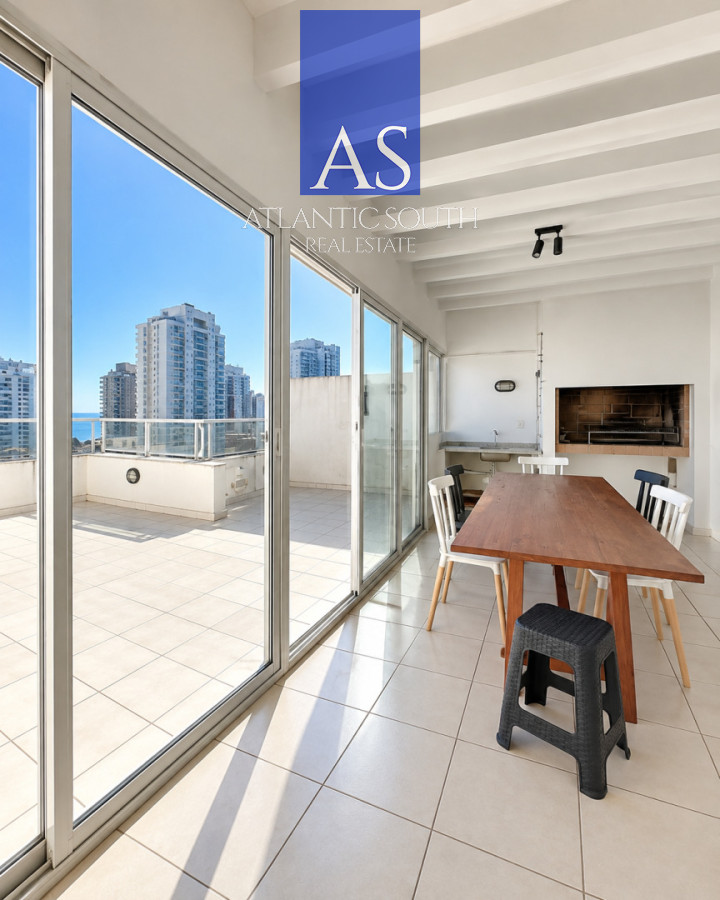 Apartamento ID.5130 - Espectacular Penthouse reciclado con barbacoa propia y vista al mar Playa Mansa Punta del Este
