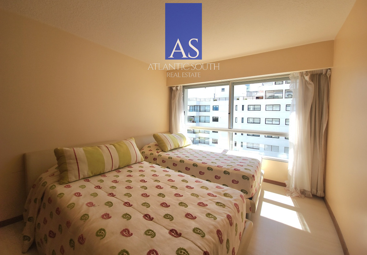 Apartamento ID.3787 - Apartamento en venta 3 domritorios y dependencia con hermosa vista Playa Mansa
