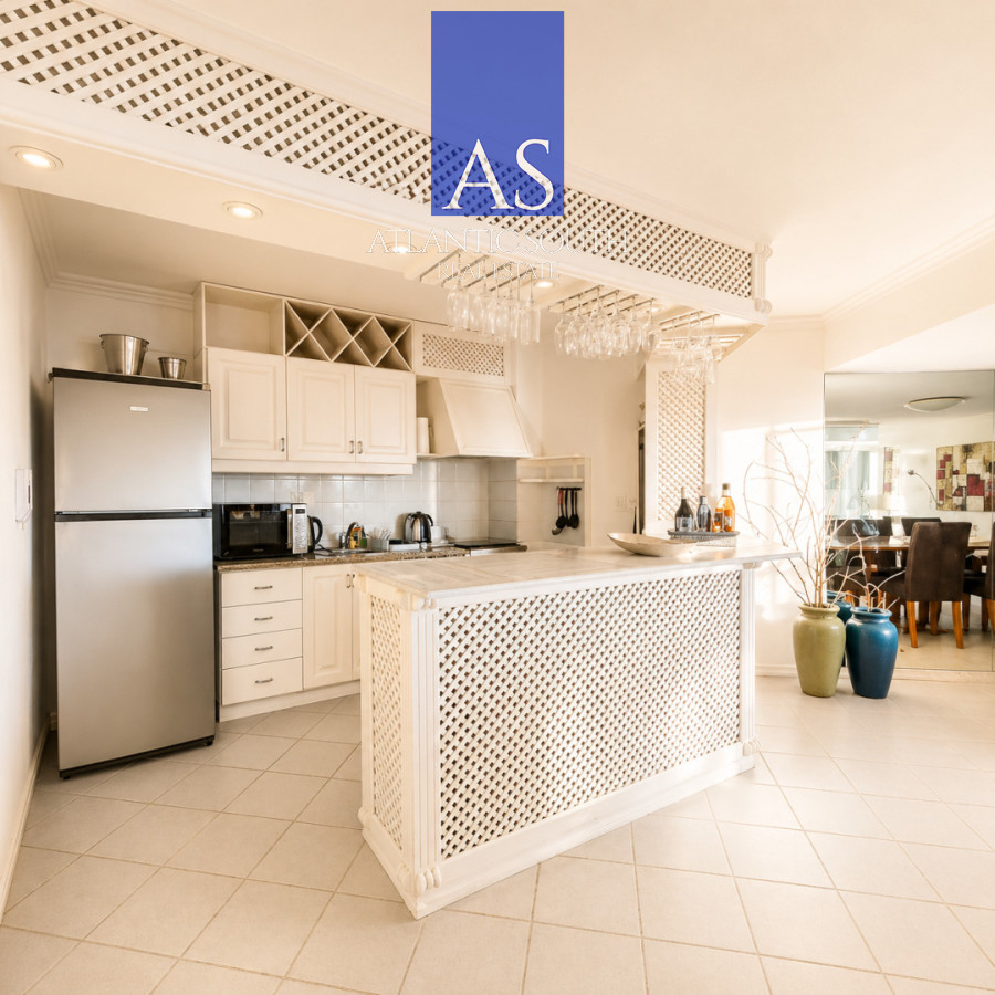 Apartamento ID.4736 - Apartamento de 3 Dormitorios con Vista Parcial al Mar en Playa Mansa - Pinares