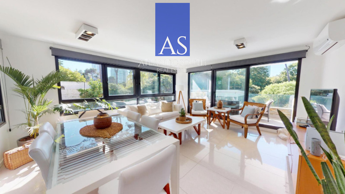 Apartamento ID.4483 - Apartamento 2 dormitorios moderno con terraza cochera piscina Playa Mansa Punta del Este