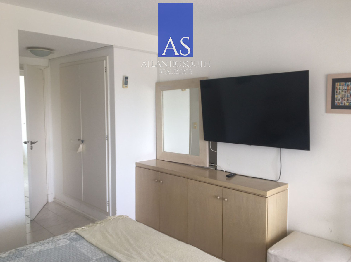 Apartamento ID.4270 - Apartamento de 3 dormitorios con servicios frente al mar en Playa Mansa 