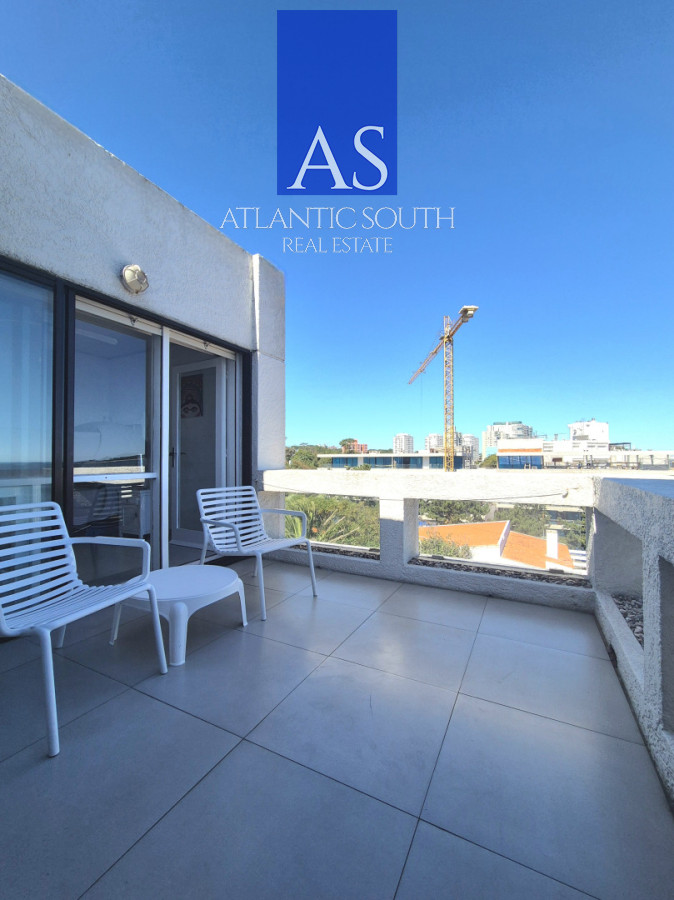 Apartamento ID.4562 - Oportunidad de 2 dormitorios con vista al mar y balcón Primera línea Playa Mansa 