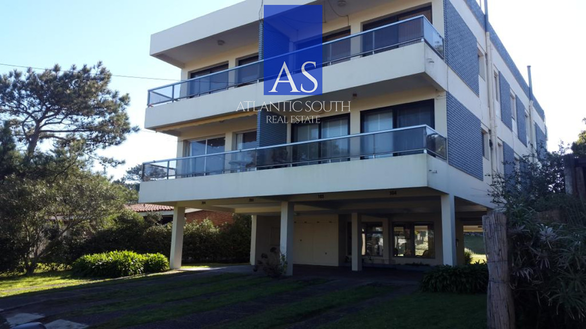 Apartamento ID.1971 - Apartamento 1 dormitorio vista al mar Playa Mansa Alquiler Anual y venta