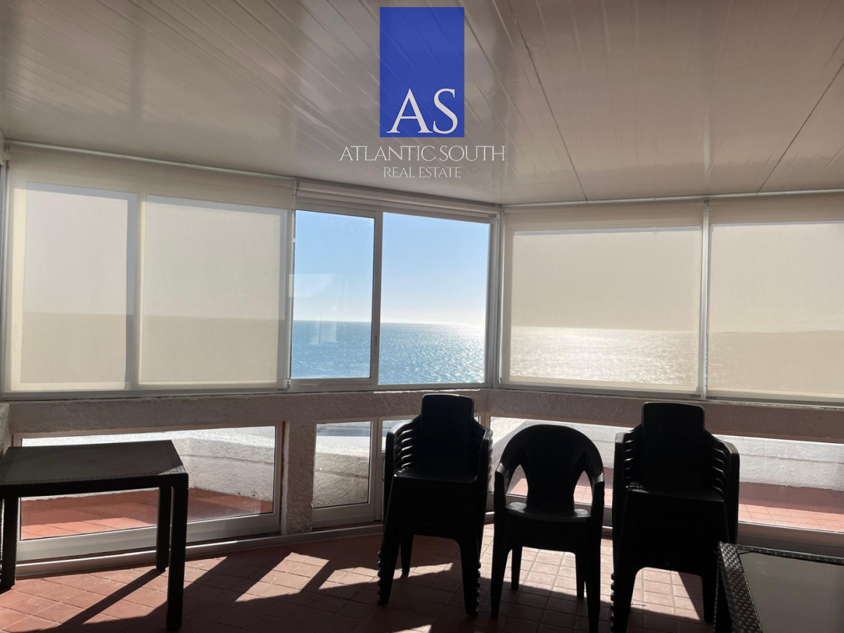 Apartamento ID.4512 - Apartamento reciclado de 2 dormitorios en primera línea de Playa Mansa con vista panorámica al mar