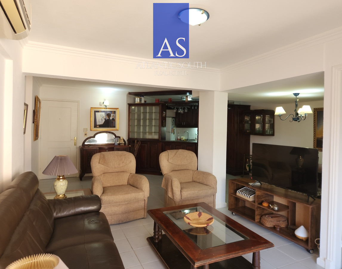 Apartamento ID.3505 - Apartamento 3 dormitorios primera linea frente al mar Playa Mansa Pinares con piscina y cochera