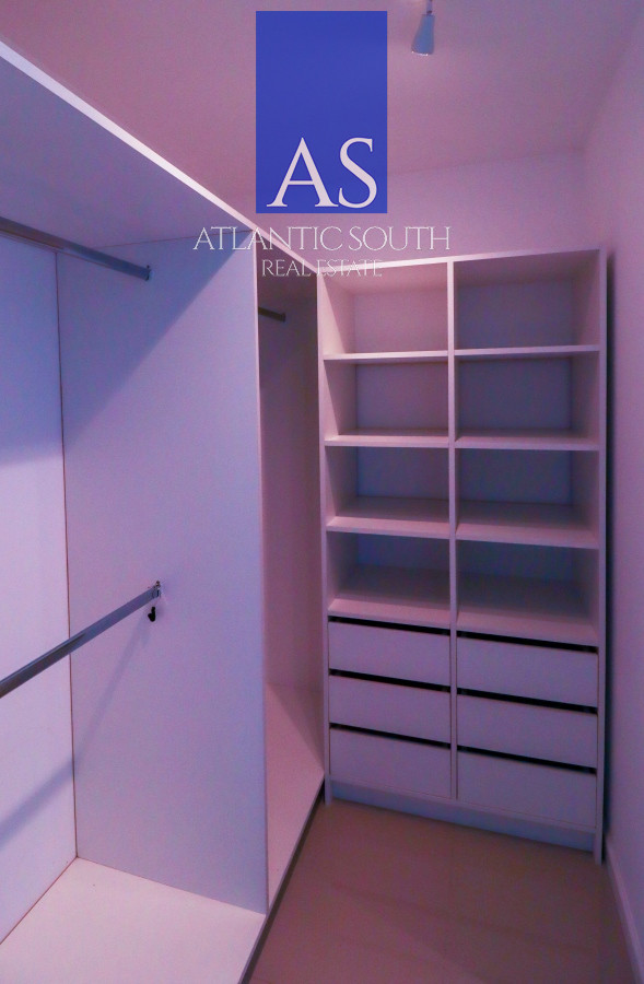 Apartamento ID.3719 - Apartamento moderno de categoría 3 dormitorios+dependencia completa en primera linea al mar en Playa Mansa Pinares Punta del Este