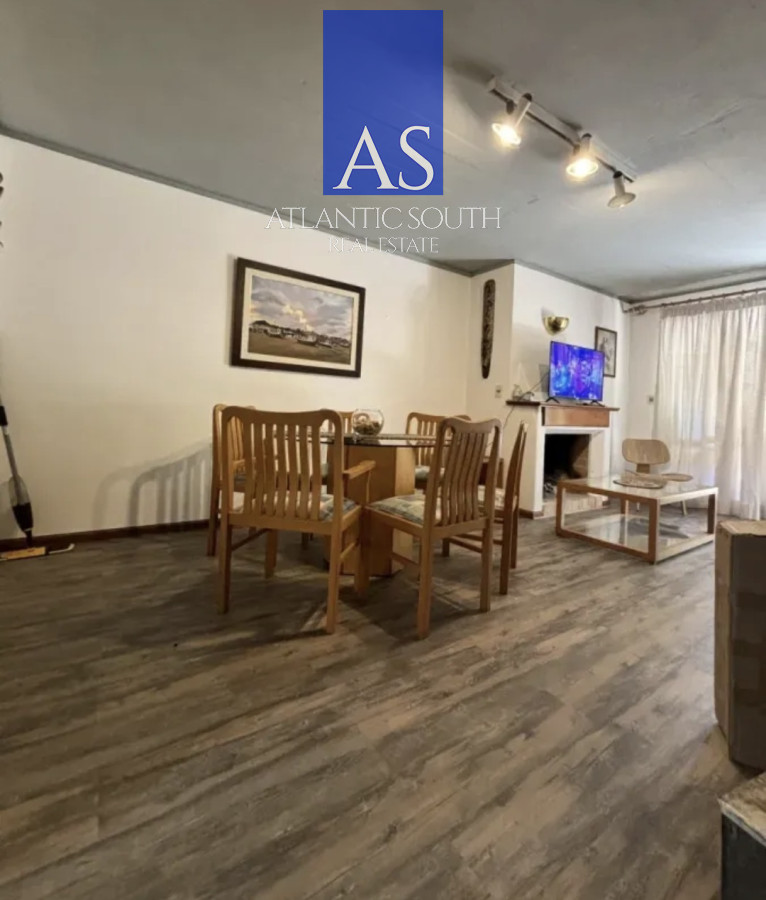 Apartamento de 3 dormitorios a metros del mar parrillero propio y estufa a leña Playa Mansa Punta del Este - GoPunta - Portal Inmobiliario de Punta del Este - Maldonado