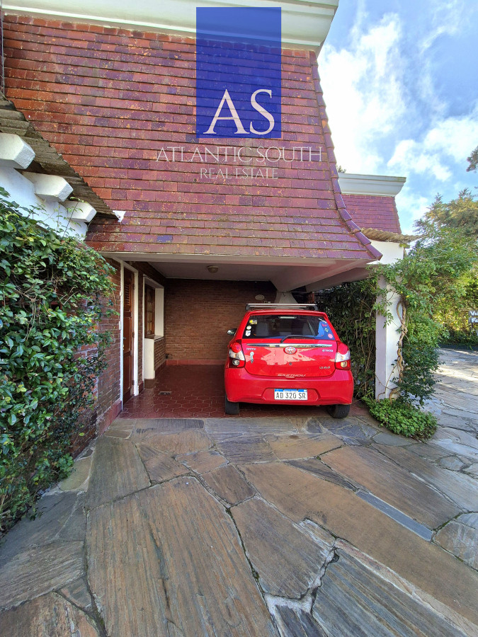 Apartamento ID.1625 - Oportunidad venta casa 2 dormitorios Playa Mansa cochera y parrillero