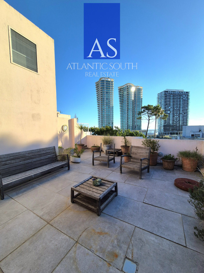 Apartamento ID.4259 - Penthouse 3 dormitorios barbacoa uso exclusivo garage piscina Playa Mansa Punta del Este
