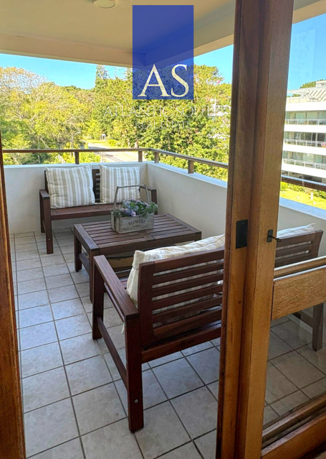 Apartamento ID.4052 - Apartamento amplio 3 dormitorios en Playa Brava garage piscina cerca del mar Punta del Este