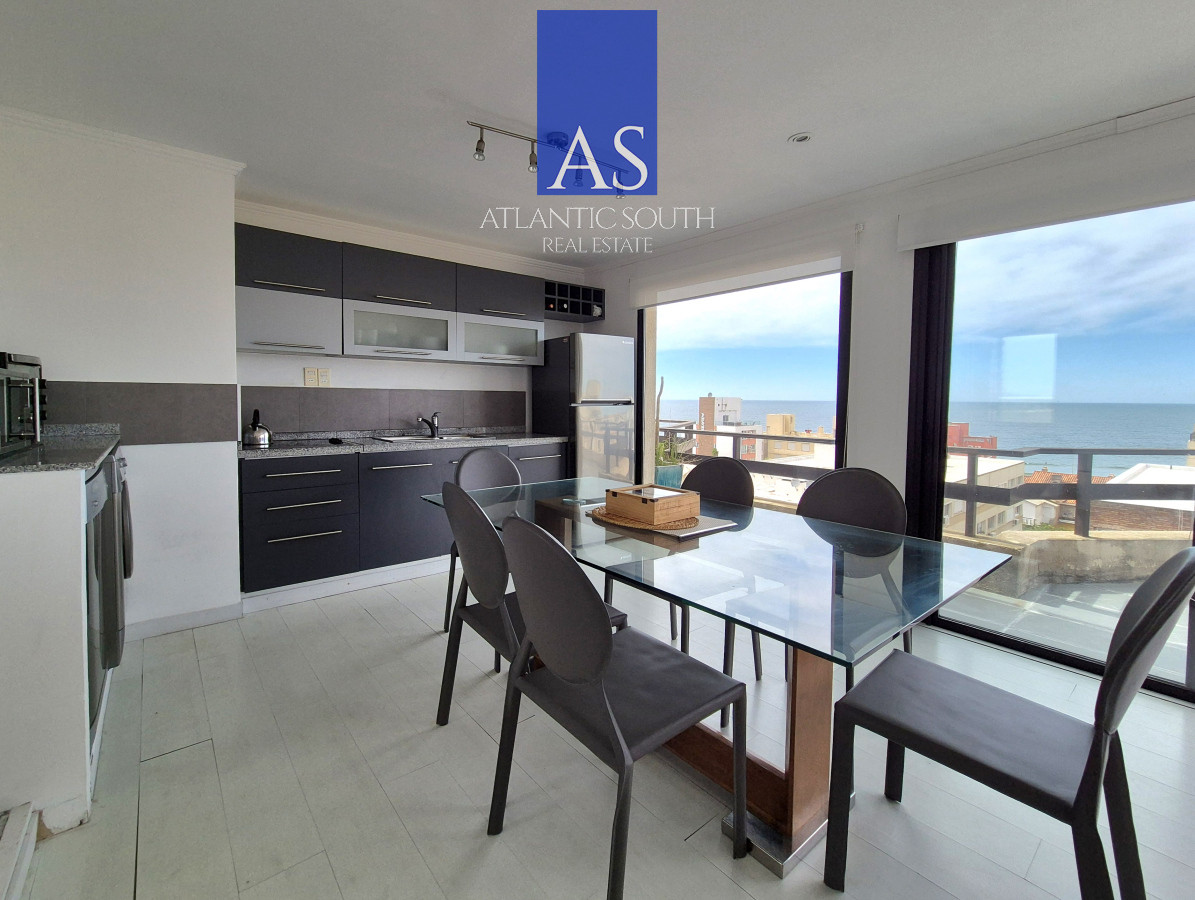 Apartamento ID.2968 - Oportunidad apartamento semi-reciclado 3 dormitorios 2 baños garage Península Punta del Este Duplex-Penthouse 