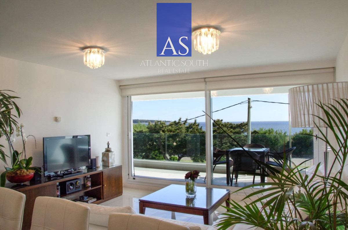 Apartamento ID.4799 - Frente al Mar en Playa Mansa 2 Suites + Dependencia completa Vista Parcial al mar primera línea Playa Mansa Punta del Este