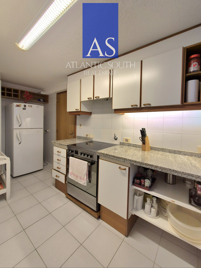 Apartamento ID.3964 - Apartamento 3 dormitorios + dependencia frente al mar parada 1 Playa Mansa Península
