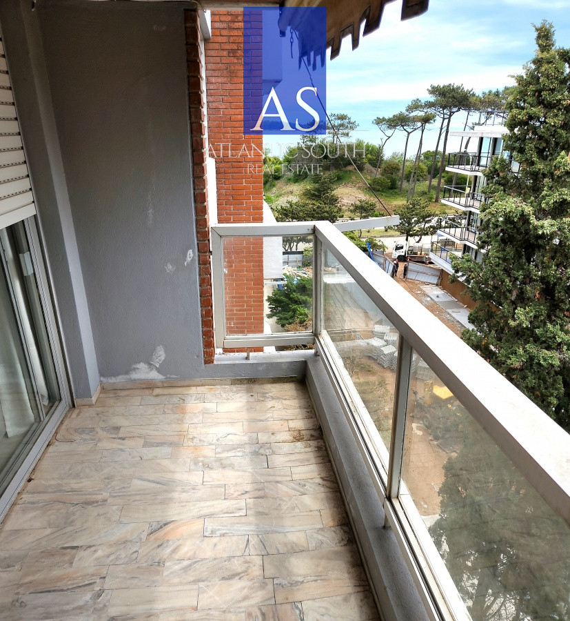 Apartamento ID.2502 - Oportunidad Penthouse 3 dormitorios con parrillero cochera Playa Mansa