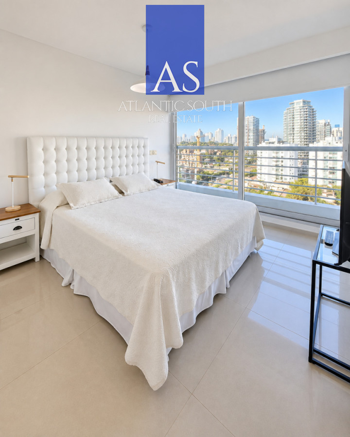 Apartamento ID.4939 - Apartamento de 3 suites frente al mar en Playa Mansa, Punta del Este
