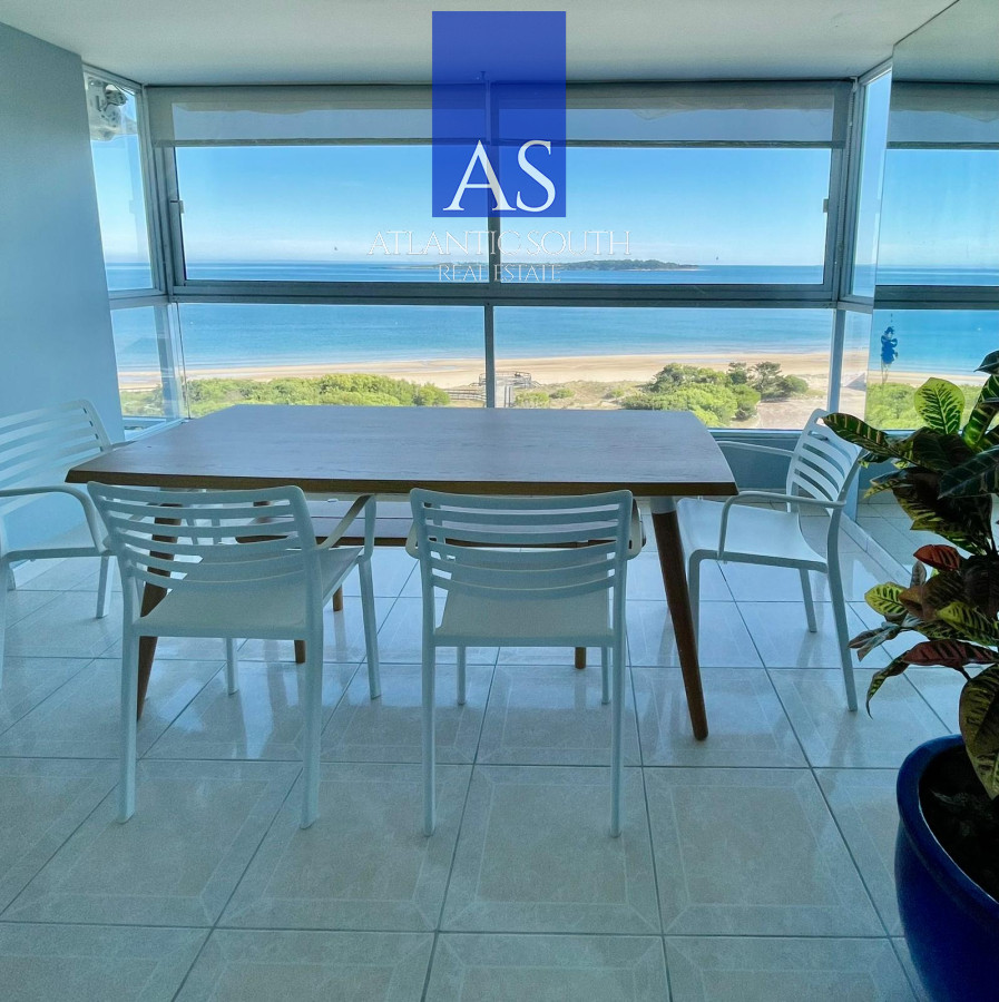 Apartamento ID.4315 - Apartamento de 4 dormitorios con parrillero en primera linea Playa Mansa