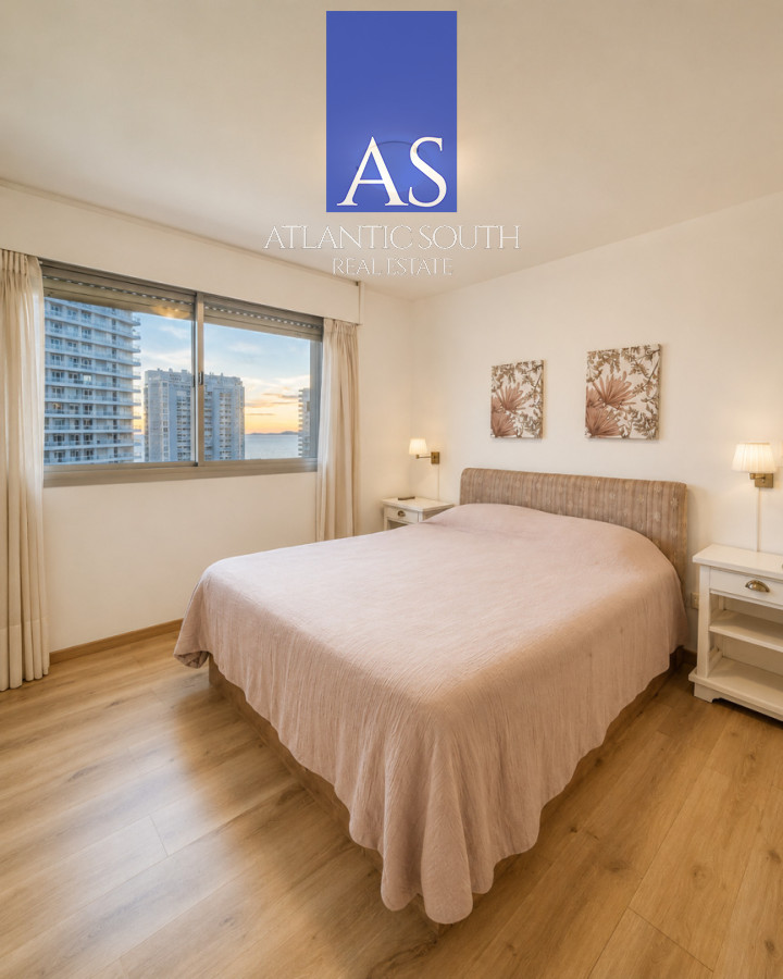 Apartamento ID.4863 - Apartamento 3 dormitorios con parrillero 100% reciclado 150mts del mar Playa Mansa