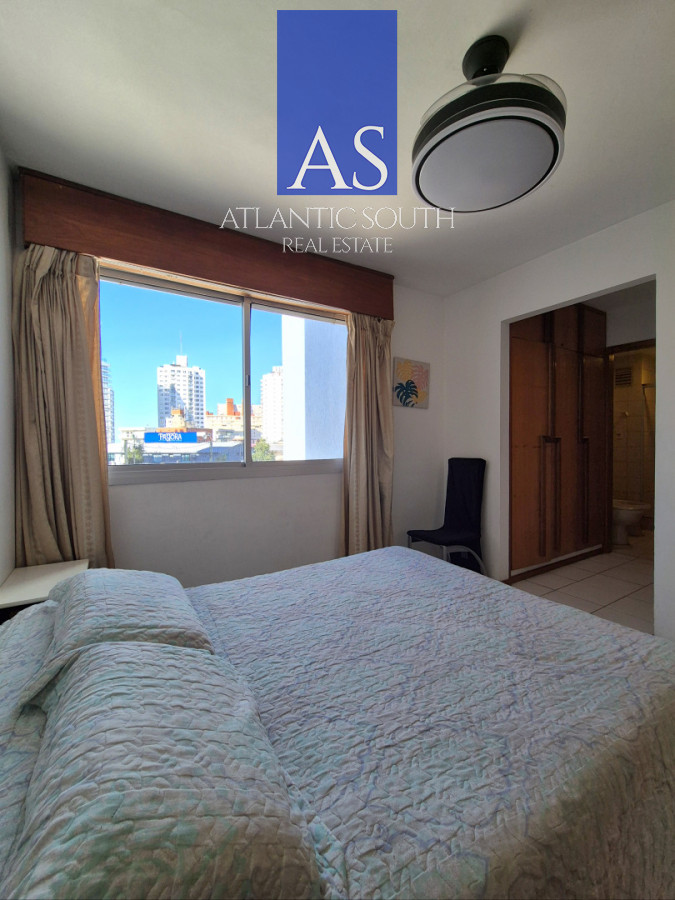Apartamento ID.4830 - Apartamento de 1 dormitorio terraza cochera cerca del mar Mansa Brava Punta del Este