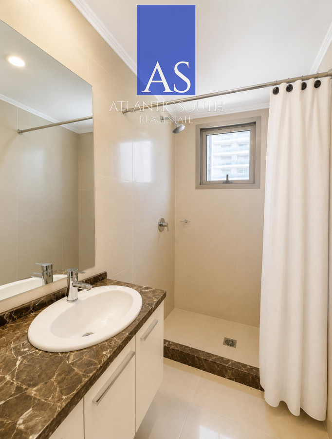 Apartamento ID.4872 - Piso Alto Esquinero en Place Lafayette con Vista al Mar y la Península