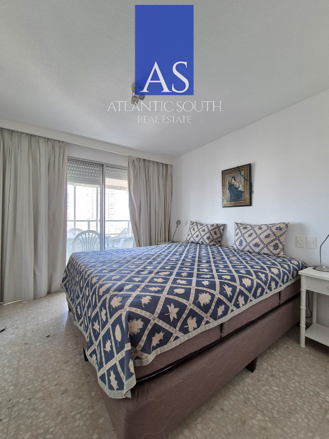 Apartamento ID.4375 - Apartamento piso alto vista espectacular en venta de 2 dormitorios + Dependencia completa en Península Puerto Punta del Este