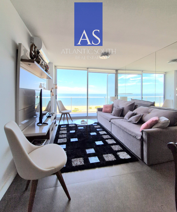 Apartamento ID.4455 - Penthouse apartamento 2 dormitorios frente al mar con azotea de uso exclusivo garage primera línea Playa Mansa Pinares Punta del Este