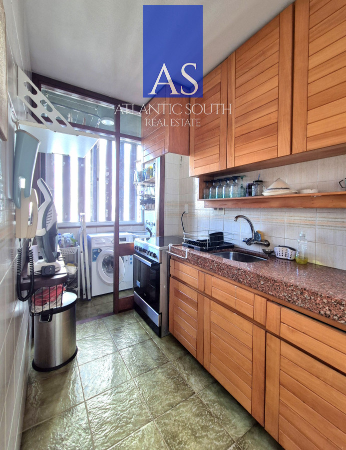 Apartamento ID.3041 - Apartamento 2 dormitorios parrillero propio estufa a leña terraza cochera excelente zona Punta del Este