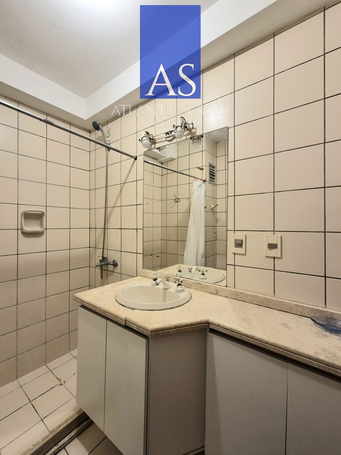 Apartamento ID.4422 - Penthouse 2 dormitorios con vista al mar garage Playa Mansa y Brava Punta del Este