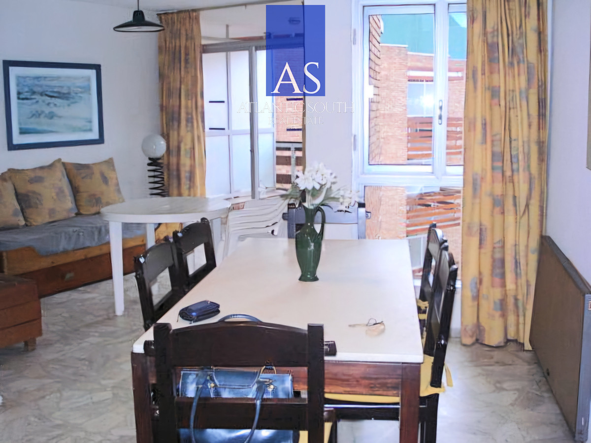 Apartamento ID.4381 - Apartamento frente al mar con vista 1 dormitorio semi reciclado terraza cochera primera linea Playa Mansa Punta del Este