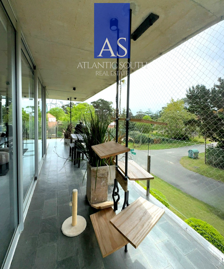 Apartamento ID.3570 - Oportunidad Planta de Categoría apartamento 2 dormitorios moderno en Playa Mansa Punta del Este