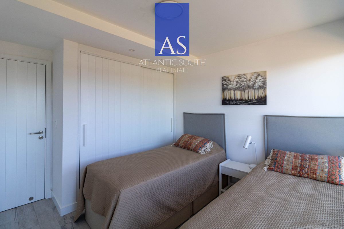 Apartamento ID.3559 - Espectacular Penthouse primera linea frente al mar Playa Mansa Pinares Punta del Este