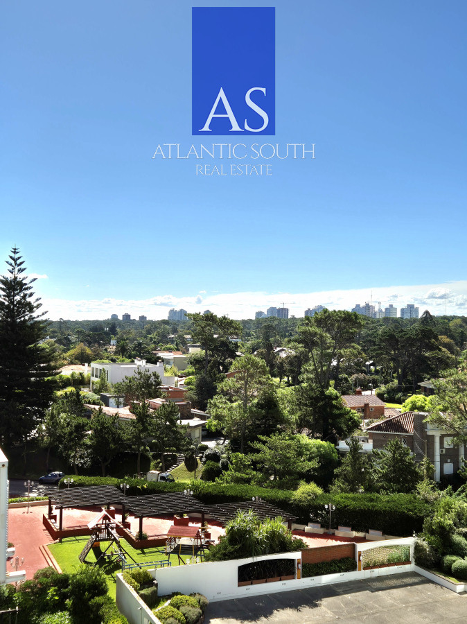 Apartamento ID.4078 - Planta de categoría 3 dormitorios + dependencia completa parrillero propio frente al mar parada 7 Playa Mansa Edificio Imarangatú