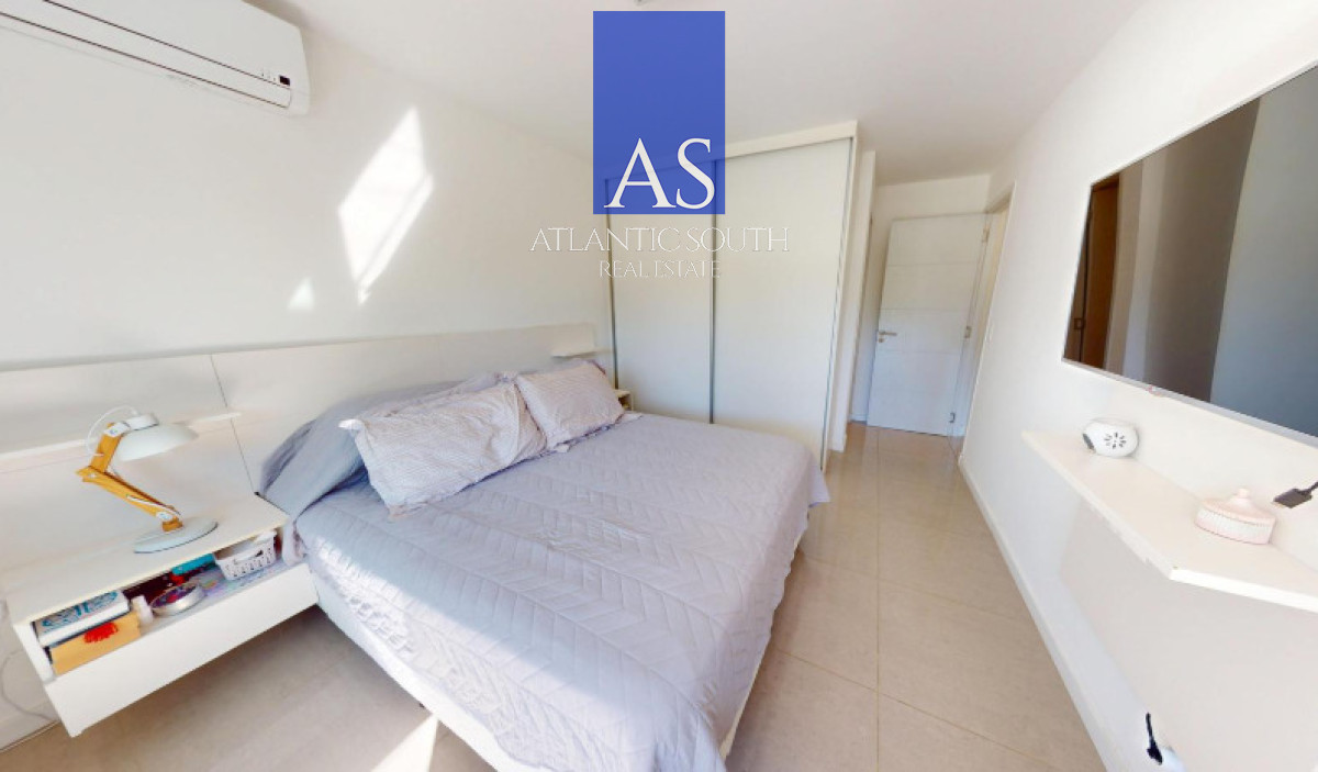 Apartamento ID.4483 - Apartamento 2 dormitorios moderno con terraza cochera piscina Playa Mansa Punta del Este