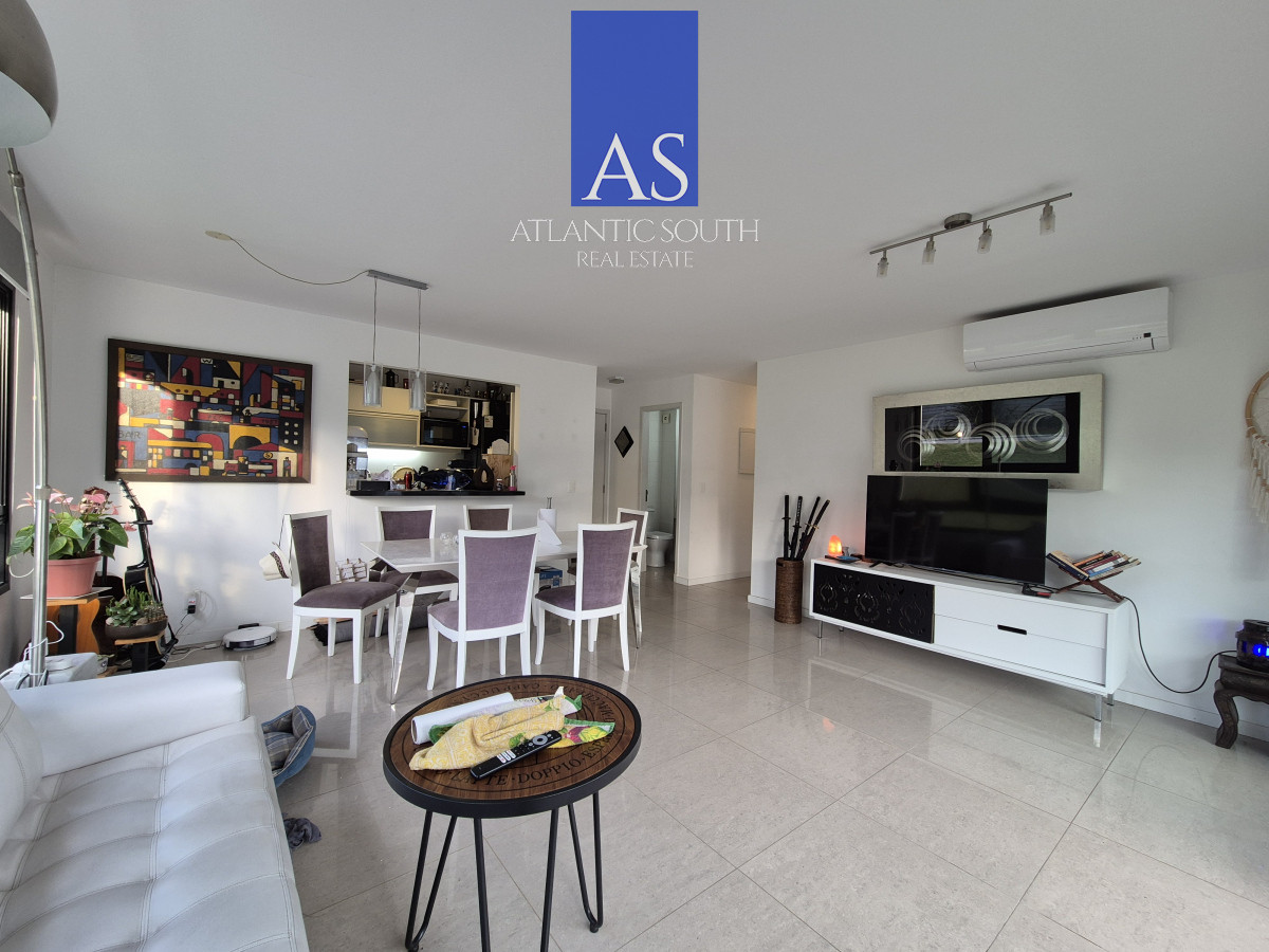 Apartamento ID.4125 - Oportunidad Apartamento 2 dormitorios moderno gran terraza cochera piscina Playa Mansa Punta del Este