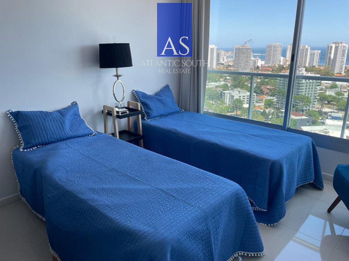Apartamento ID.3921 - Apartamento mdoerno 2 dormitorios piso alto garage servicios bajos gastos Punta del Este