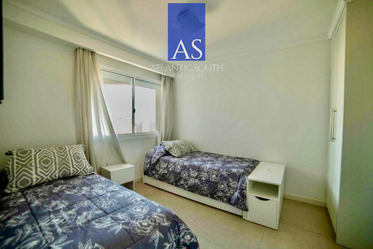 Apartamento ID.4181 - Apartamento de 2 dormitorios en suite+toilette terraza parrillero propio garage piscinas gastos razonables Playa Mansa Punta del Este