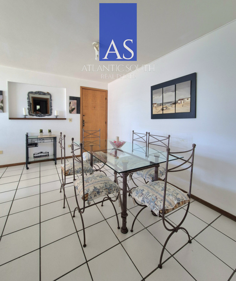 Apartamento ID.4437 - Apartamento 2 dormitorios terraza y garage piso alto con vista al mar a metros de la playa en Playa Mansa Punta del Este