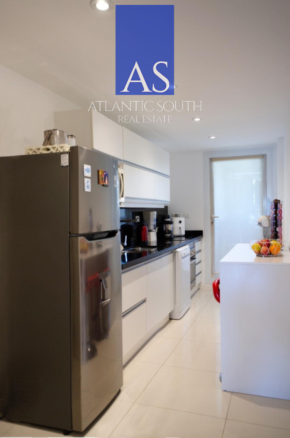 Apartamento ID.4799 - Frente al Mar en Playa Mansa 2 Suites + Dependencia completa Vista Parcial al mar primera línea Playa Mansa Punta del Este