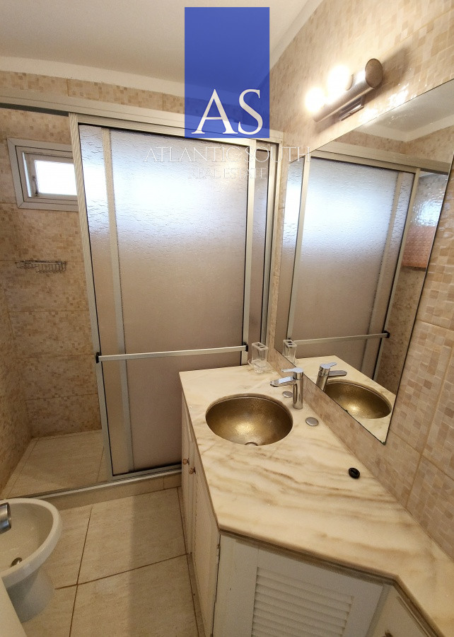 Apartamento ID.2502 - Oportunidad Penthouse 3 dormitorios con parrillero cochera Playa Mansa