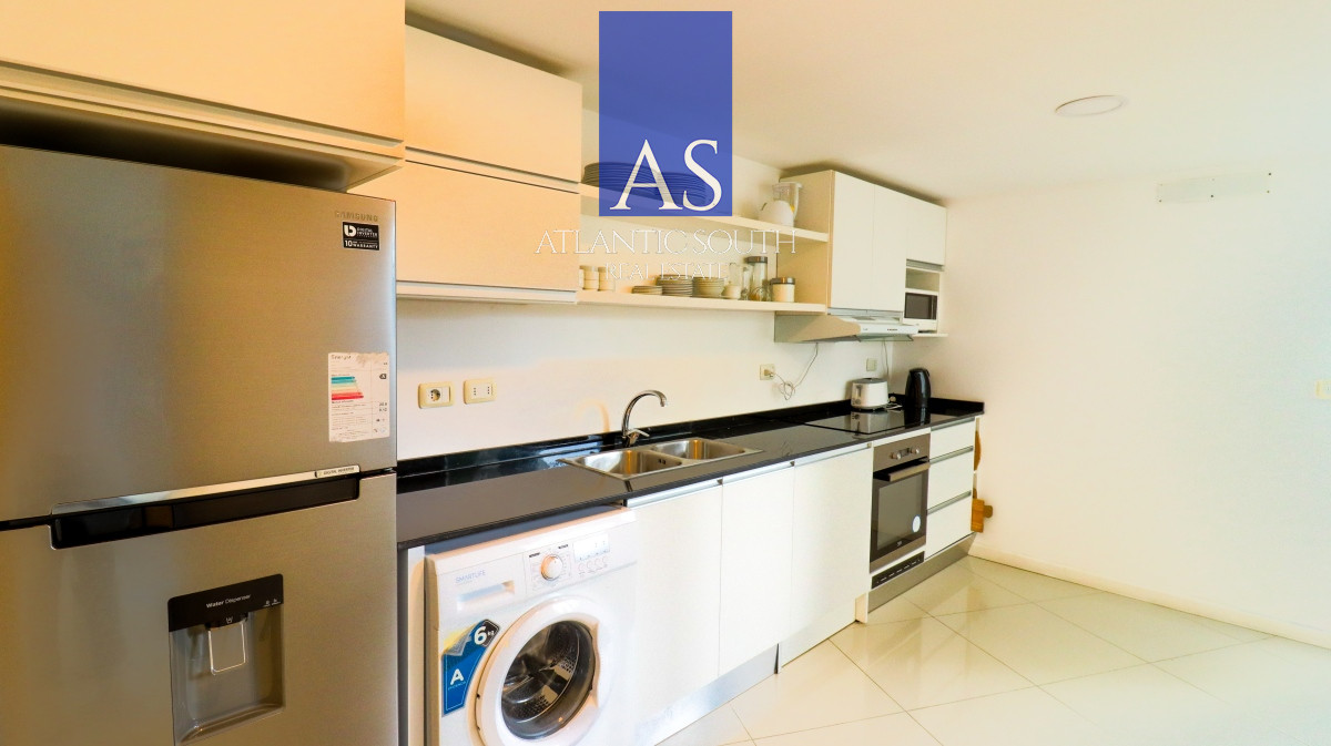 Apartamento ID.3719 - Apartamento moderno de categoría 3 dormitorios+dependencia completa en primera linea al mar en Playa Mansa Pinares Punta del Este