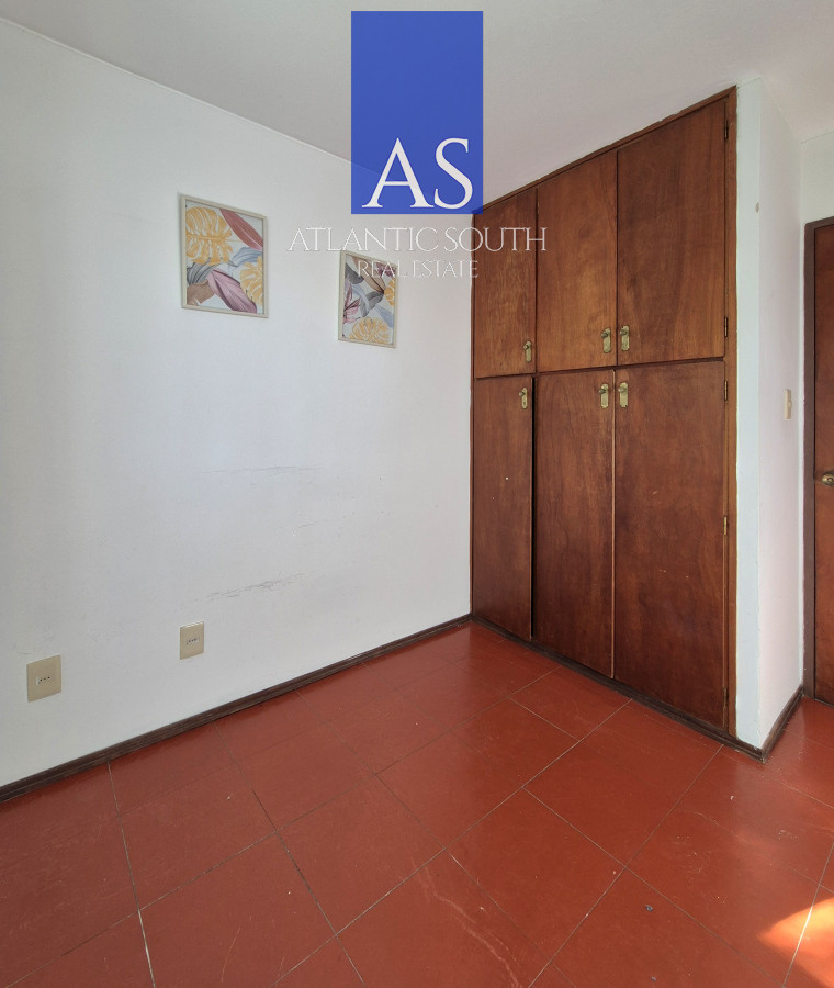 Apartamento ID.4331 - Apartamento de 3 dormitorios primera línea con vista al mar Playa Mansa Punta del Este