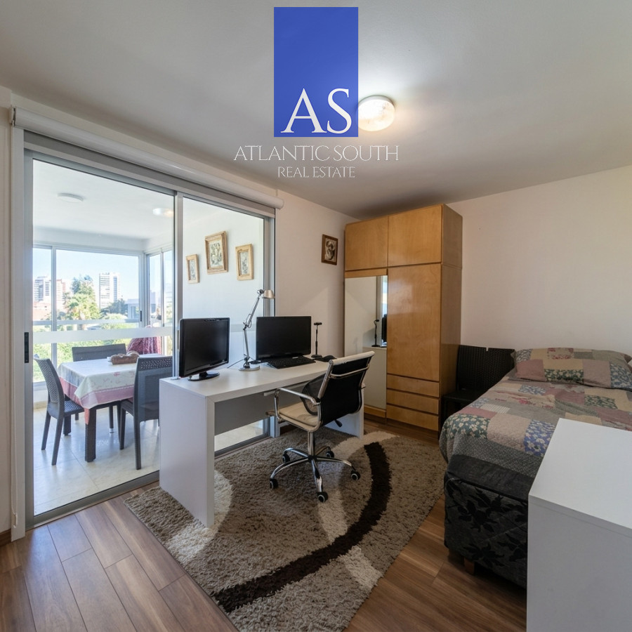 Apartamento ID.4620 - Apartamento Reciclado de 3 Dormitorios con Parrillero en Playa Mansa Punta del Este