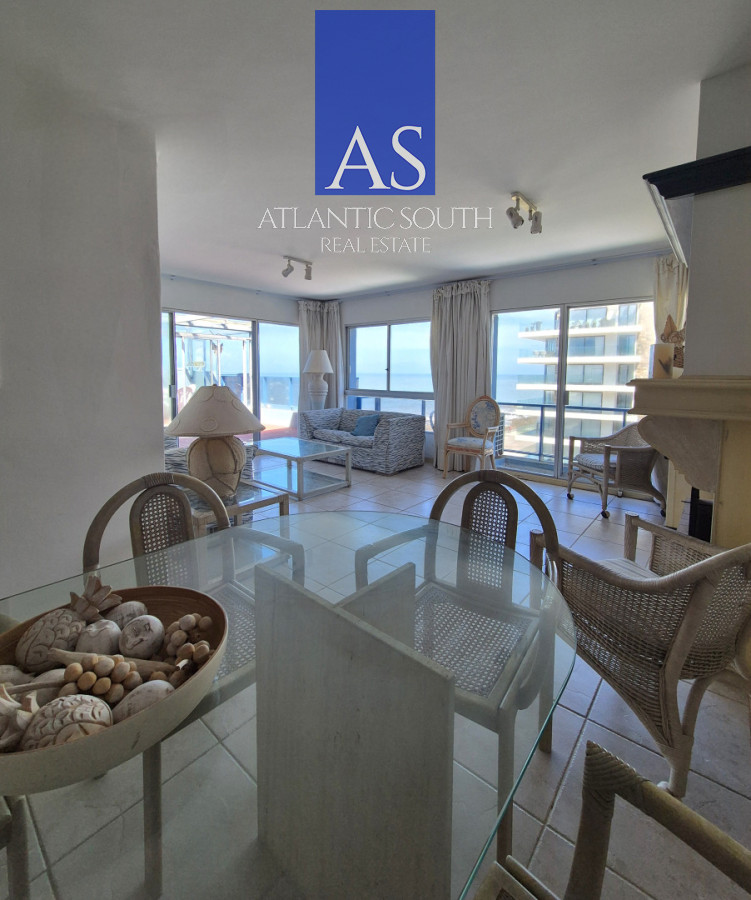Apartamento ID.4565 - Oportunidad 3 dormitorios + servicio y gran terraza con parrillero propio en Playa Brava Punta del Este 