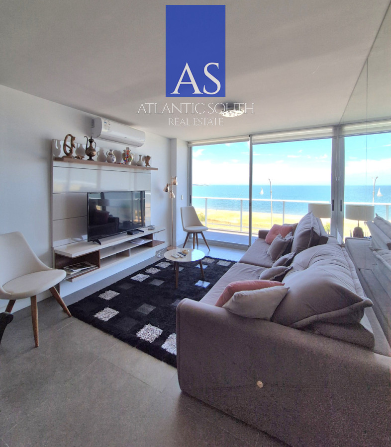 Apartamento ID.4455 - Penthouse apartamento 2 dormitorios frente al mar con azotea de uso exclusivo garage primera línea Playa Mansa Pinares Punta del Este