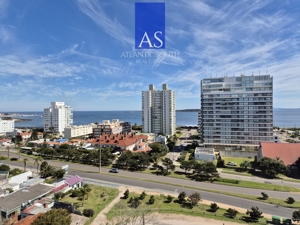 Apartamento ID.4422 - Penthouse 2 dormitorios con vista al mar garage Playa Mansa y Brava Punta del Este