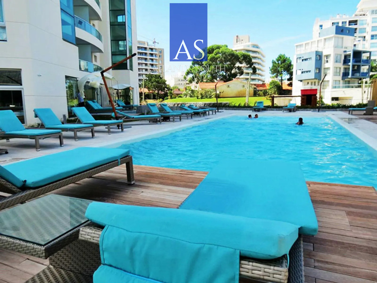 Apartamento ID.5009 - Apartamento de 2 dormitorios con vista y garage en Playa Brava, Punta del Este