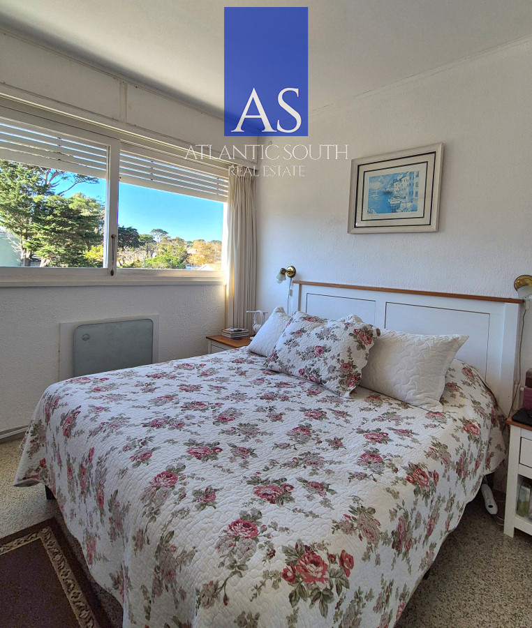 Apartamento ID.4201 - Apartamento 1 dormitorio en venta con vista al Mar edificio primera línea Playa Mansa Punta del Este